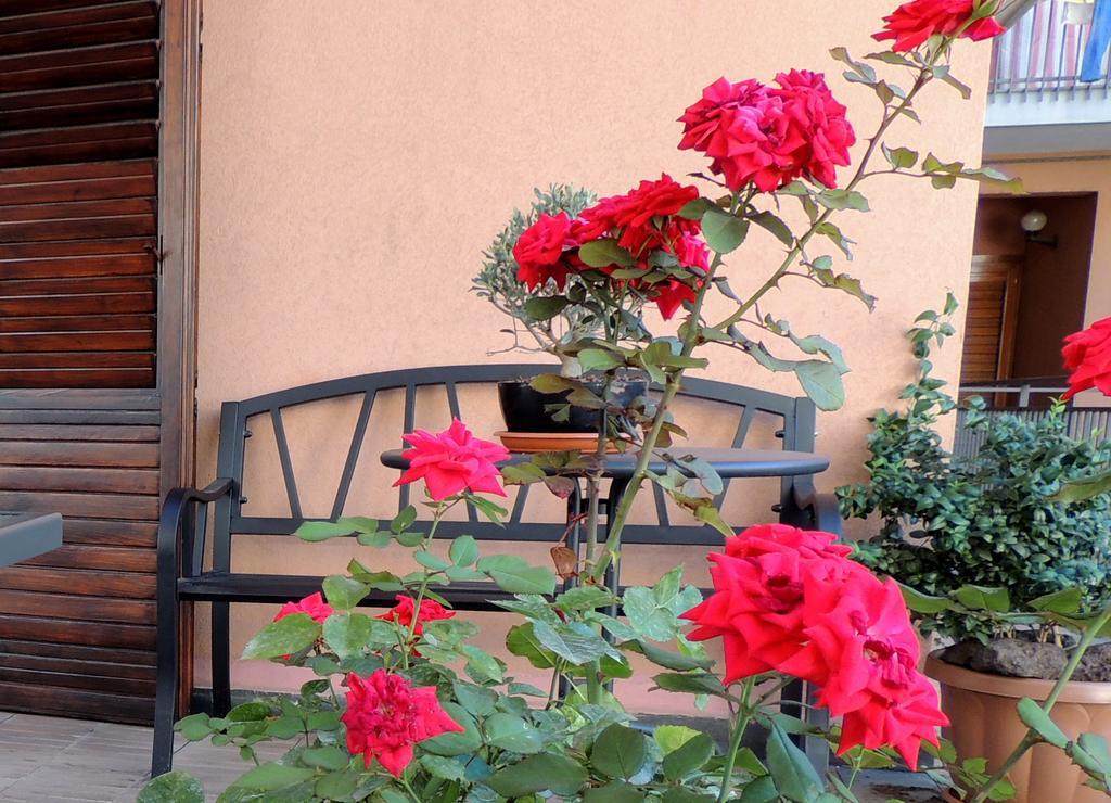 זפראנה אטניאה B&B Il Rosso E Il Nero מראה חיצוני תמונה